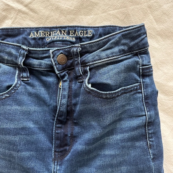 American Eagle High Waisted Stretch Jeans Size 2 - Picture 2 of 4